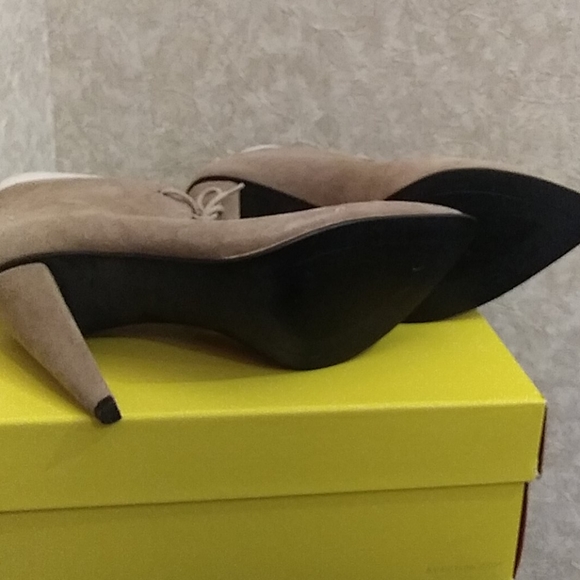 KENNETH COLE REACTION Suede Bootie Heels - Picture 3 of 5